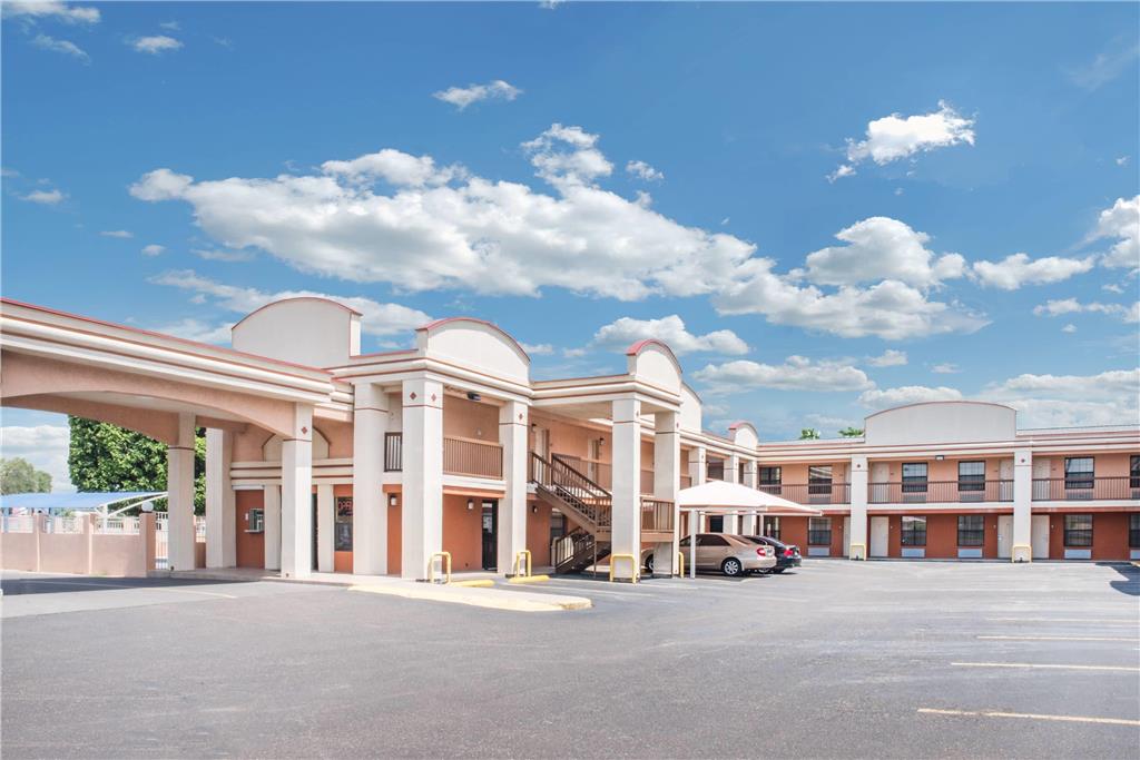Days Inn by Wyndham McAllen — hotel in Mcallen