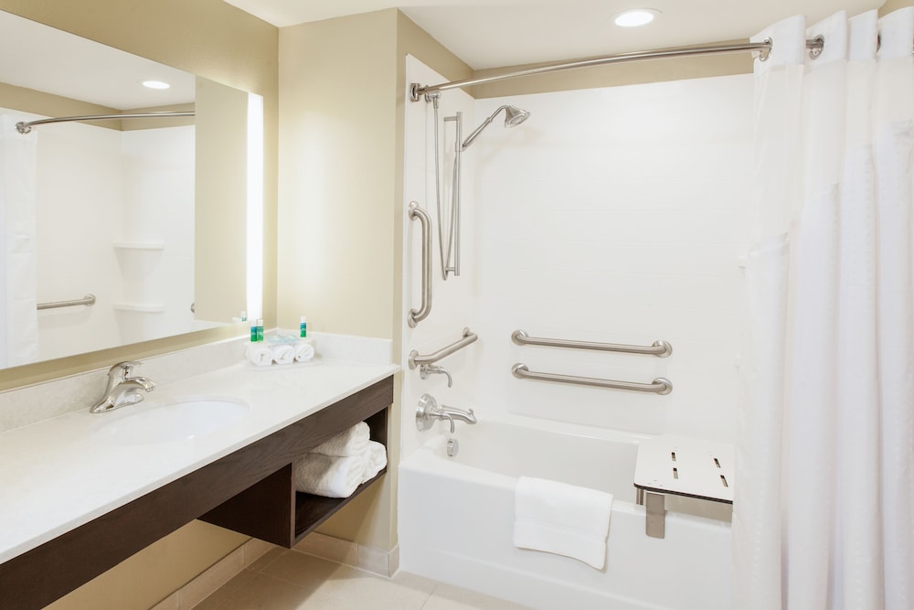 Holiday Inn Express & Suites Sandusky by IHG - photo 19