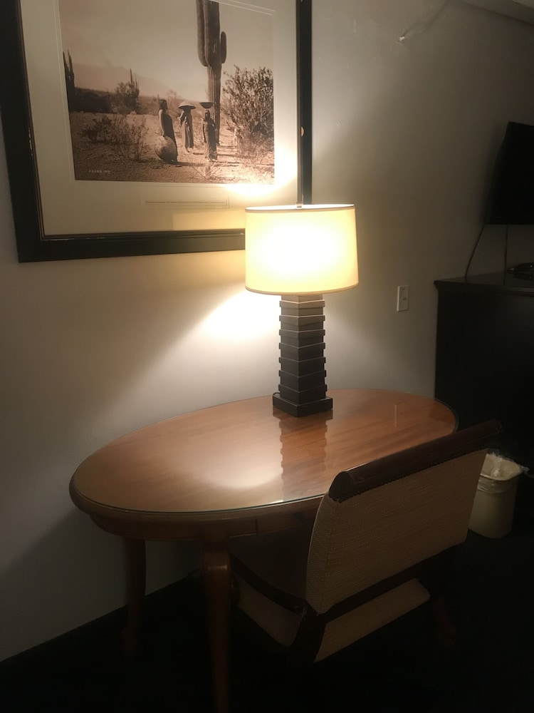 Travelers Inn & Suites - photo 15