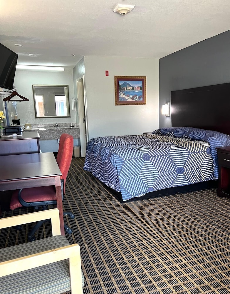 Lake Seminole Inn By Belvilla Marianna Hwy 90 - photo 5
