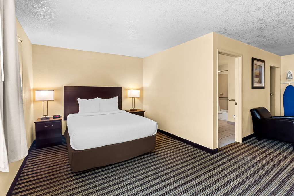 Quality Inn & Suites Vancouver Hazel Dell - photo 16