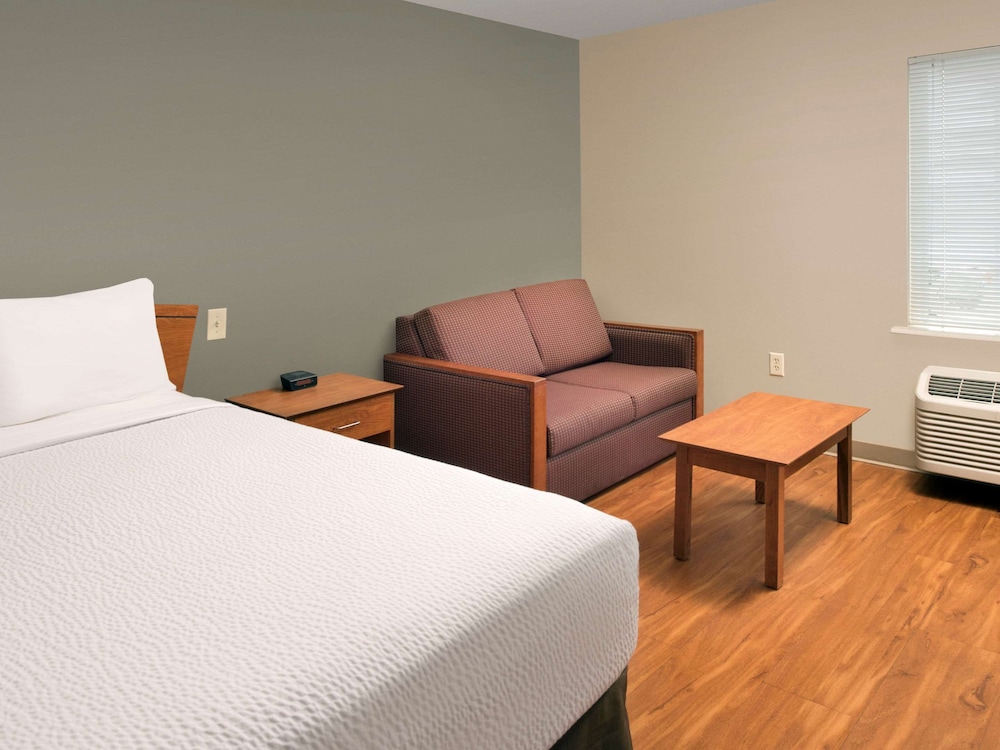 WoodSpring Suites Louisville Clarksville - photo 5