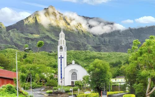 Maison accueillante à Cilaos avec vue sur la montagne — 4-Star Luxury Hotel in Cilaos, Réunion