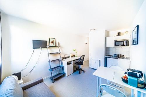Studio Ideal For Professionals Or Students Lyon Vaise — Lyon