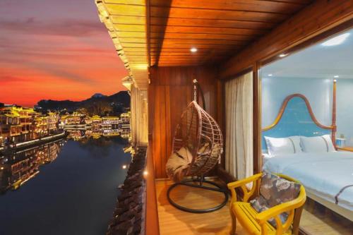 Fenghuang Ancient Town Lazy Cat Riverside Inn in Fenghuang, People's Republic of China