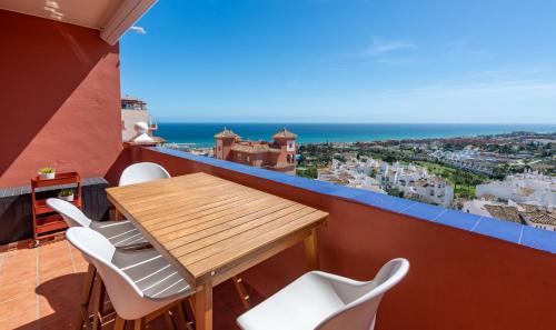 2173 Superb apt with amazing seaview — 4-Star Luxury Hotel in Manilva, Spain