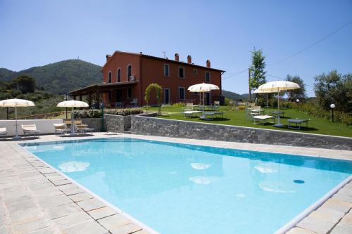 Agriturismo Il Dolce Vivere — 4-Star Luxury Hotel in Quarrata, Italy