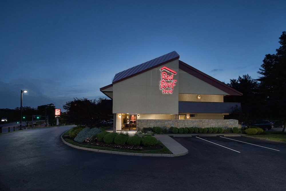 Red Roof Inn Cincinnati Northeast Blue Ash - photo 4