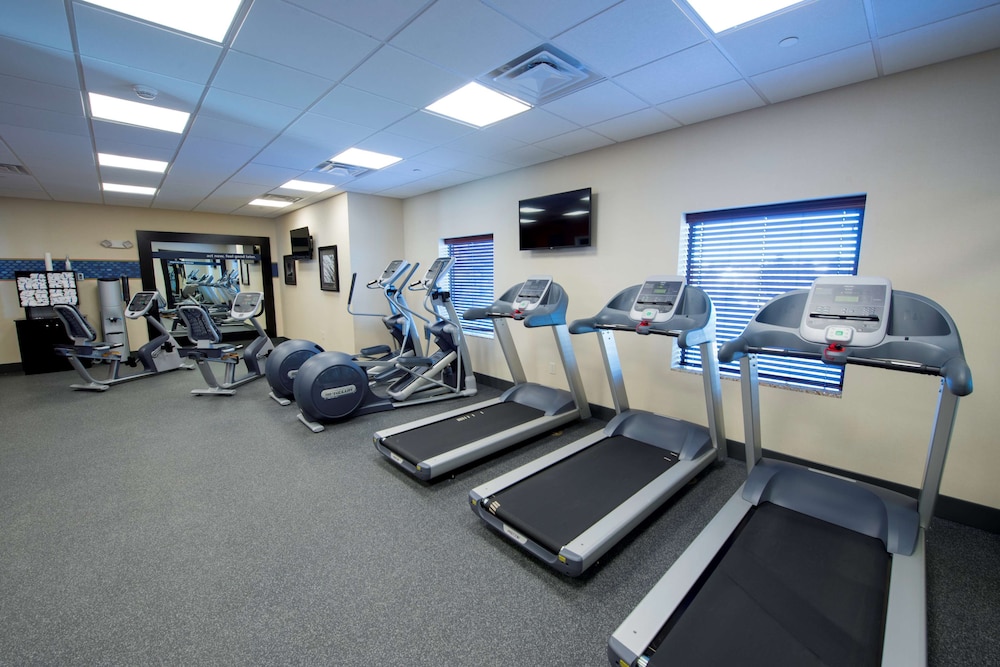 Hampton Inn & Suites Bismarck Northwest - photo 23