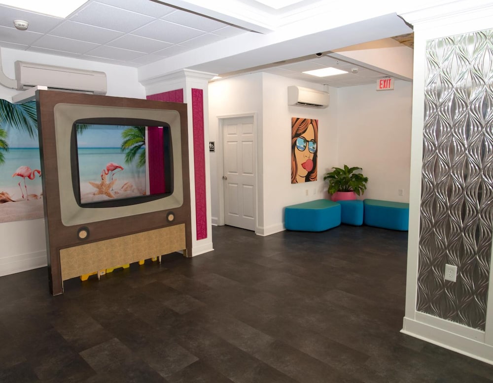 Aqua Beach Inn - photo 17
