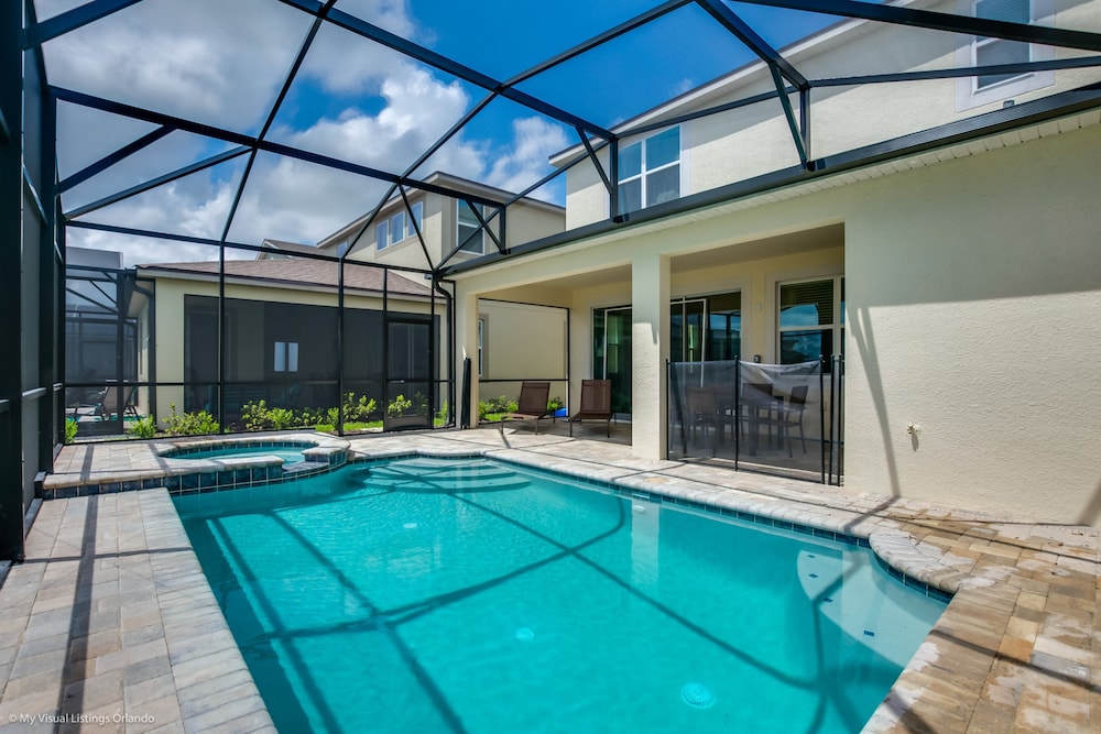 Beautiful 4 Bed With Pool & Spa - photo 43