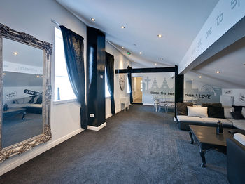 Off The Wall The Loft