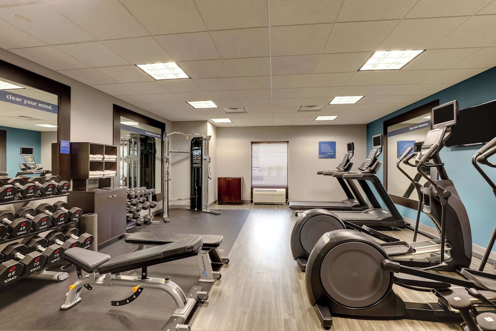 Hampton Inn & Suites Indianapolis Airport - photo 42