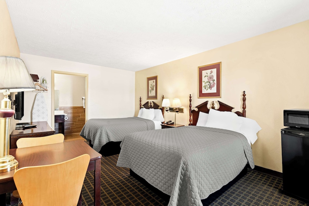 Americas Best Value Inn & Suites Mt. Pleasant - photo 15