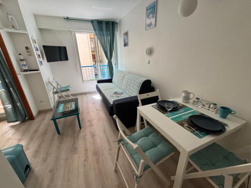 Rêve de Vacances Studio 2P Plage et Casino Les Rivages du Parc in Menton, France