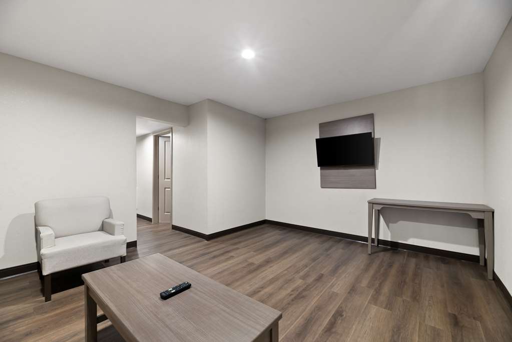Quality Suites Wildwood The Villages - photo 7