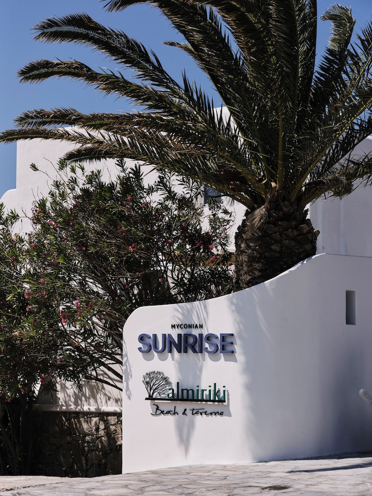 Myconian Sunrise Relais & Chateaux Hotel — 5-Star Luxury Hotel in Mykonos, Greece
