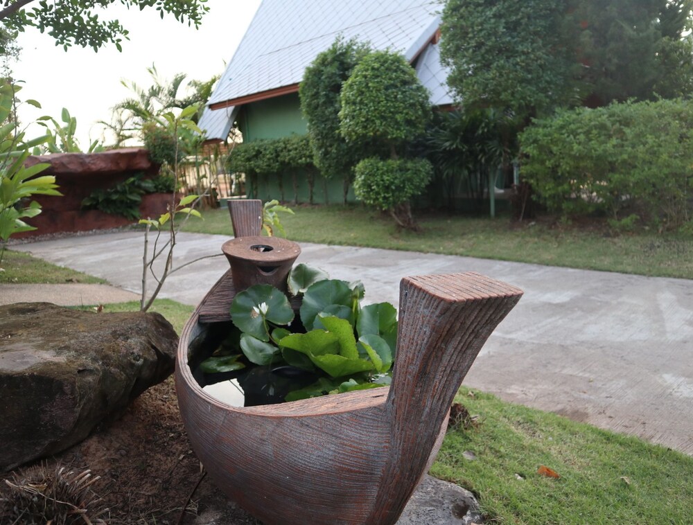 Maya Resort Hotel - carbon neutral hotel in Warin Chamrap