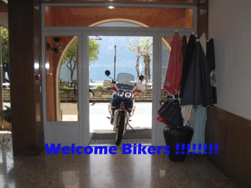 Piccolo Hotel Direkt am See in Brenzone, Italy