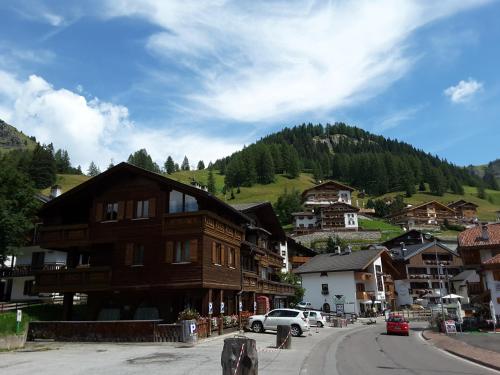 Chalet Helen — 4-Star Luxury Hotel in Livinallongo Del Col Di Lana, Italy