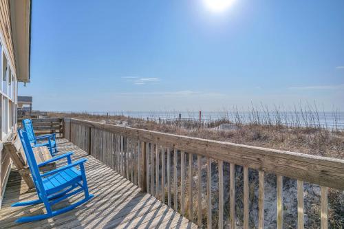 The Beach Fact Oar by Oak Island Accommodations - photo 35