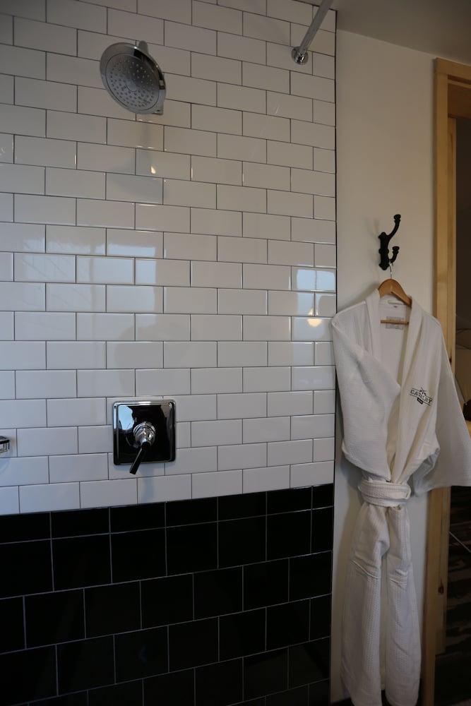 Cavalry Court by Valencia Hotel Collection - photo 27