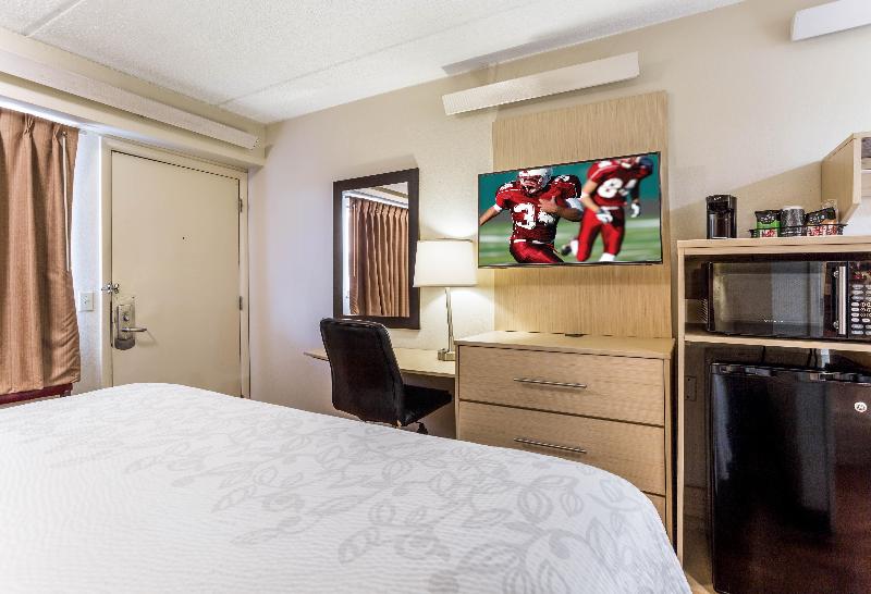 Red Roof Inn PLUS Nashville North Goodlettsville - photo 18