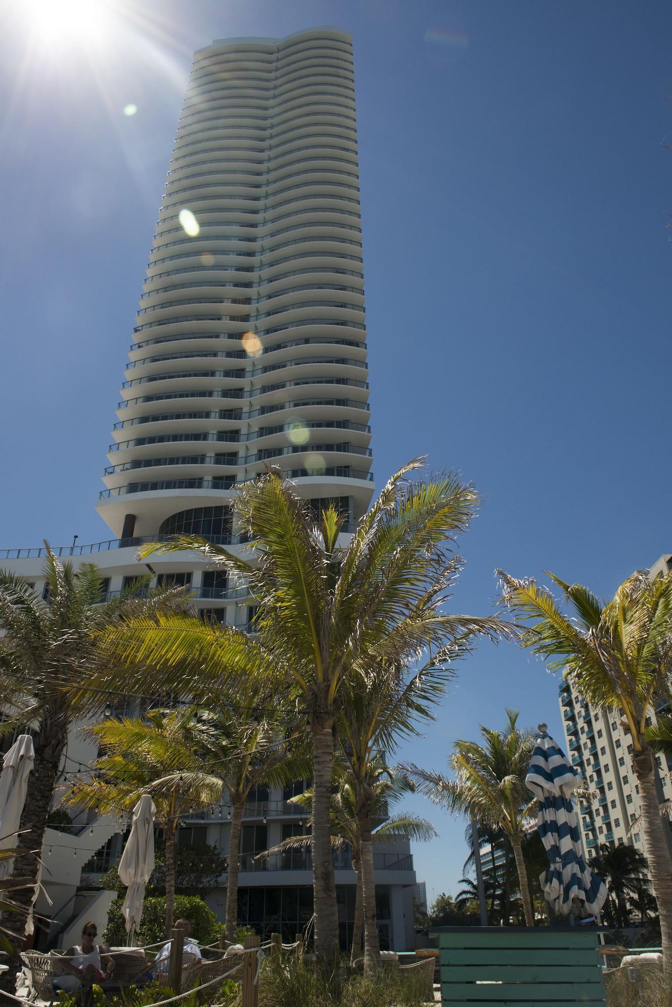 Lyfe Beach Resort - photo 4