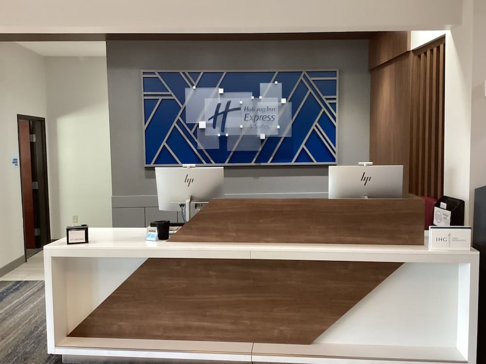 Holiday Inn Express &Suites Snyder by IHG - photo 32