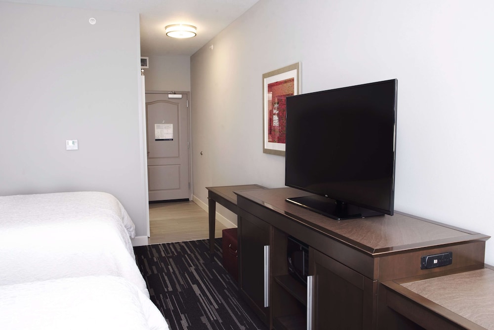 Hampton Inn & Suites Des Moines Urbandale - photo 18