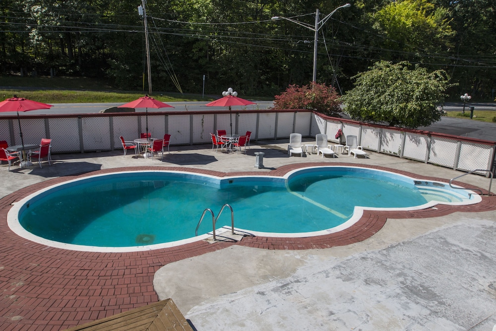 King Hendrick Motel - photo 2