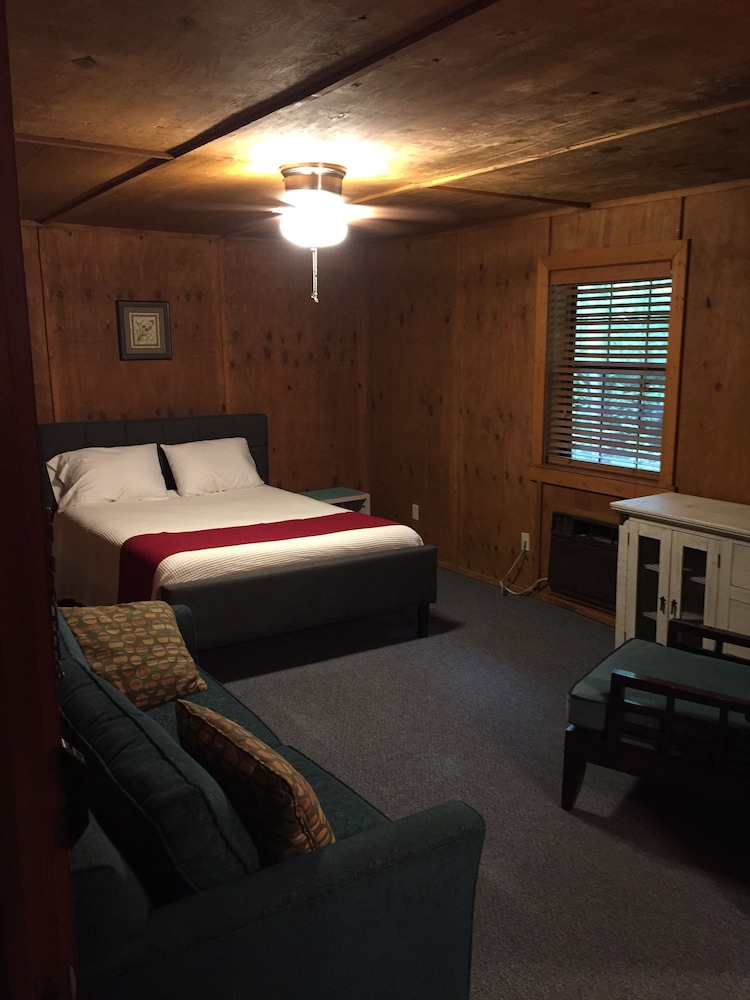 Sugar Creek Retreat - photo 5