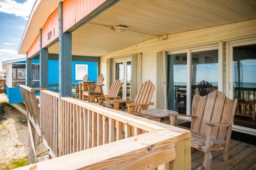 Chill'ax Inn by Oak Island Accommodations - photo 31