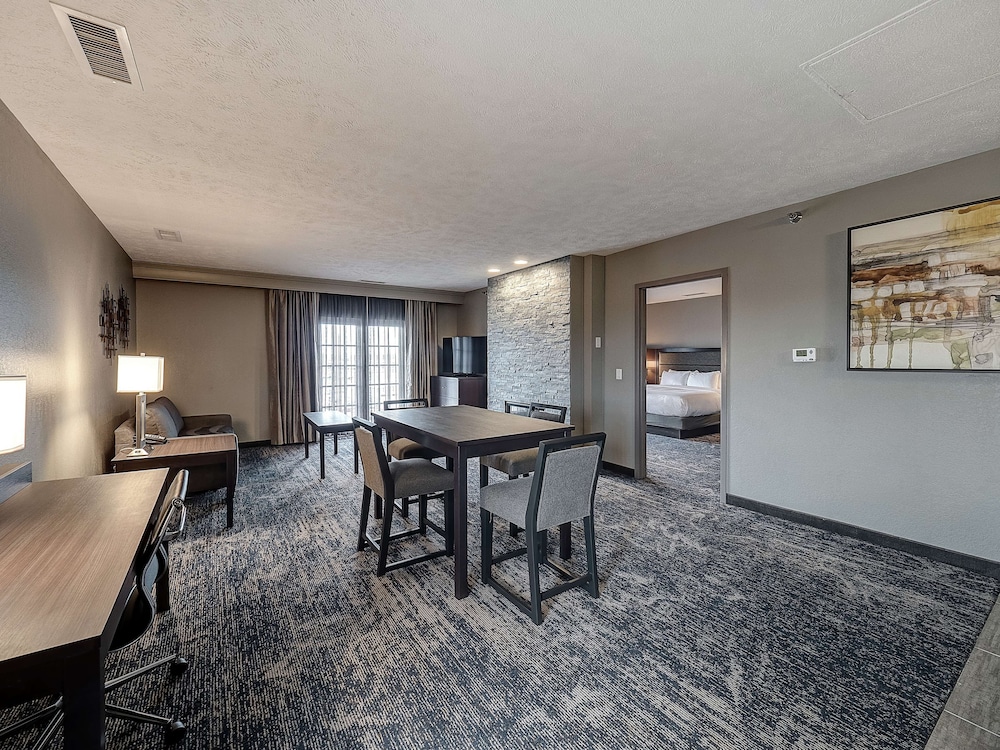 DoubleTree by Hilton Hotel Bloomington - photo 33