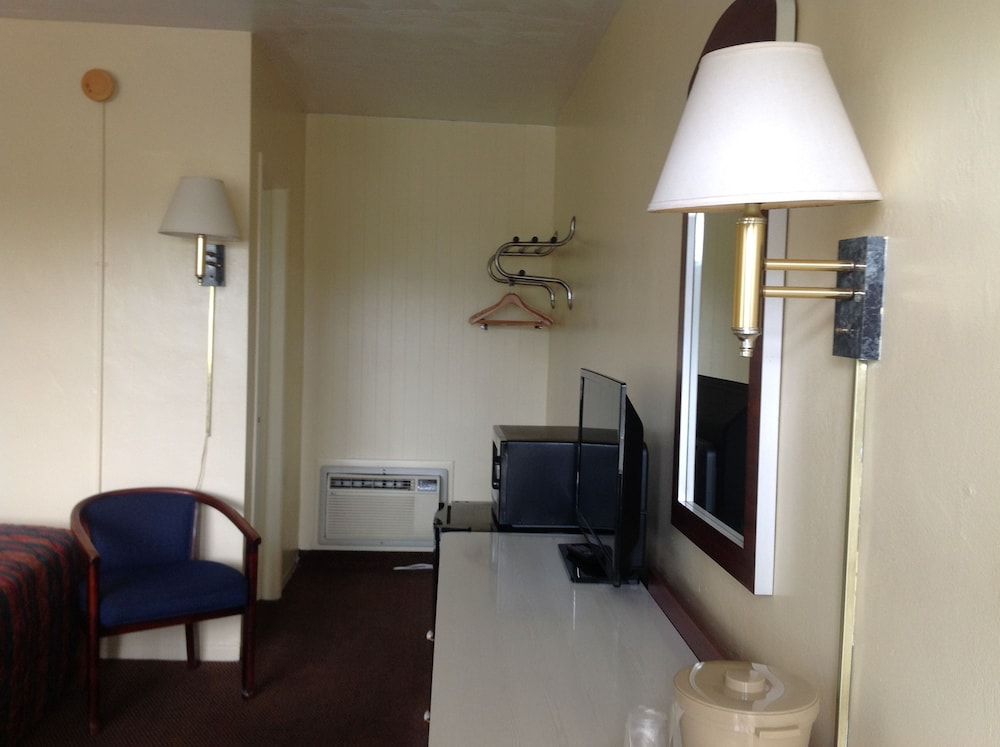 Economy Inn — Okeechobee — photo 4