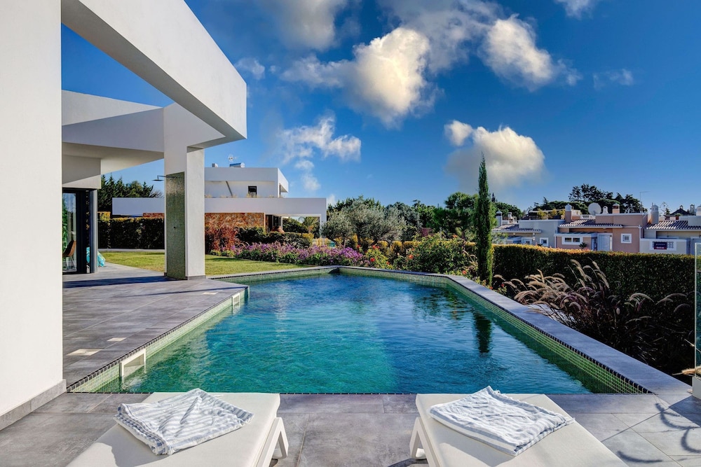 Casa Blanca — 4-Star Luxury Hotel in Lagoa, Portugal