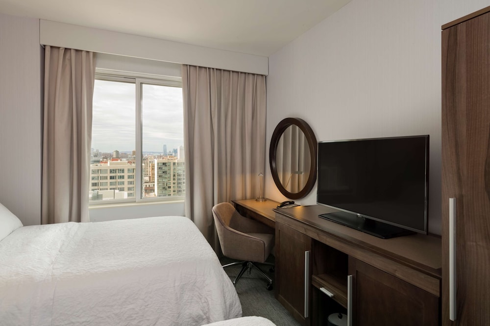 Hampton Inn Manhattan Times Square South - photo 17