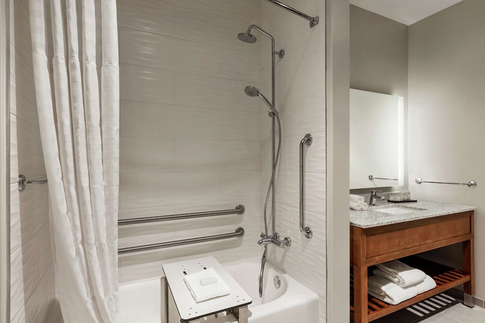 Embassy Suites by Hilton Sarasota FL - photo 22