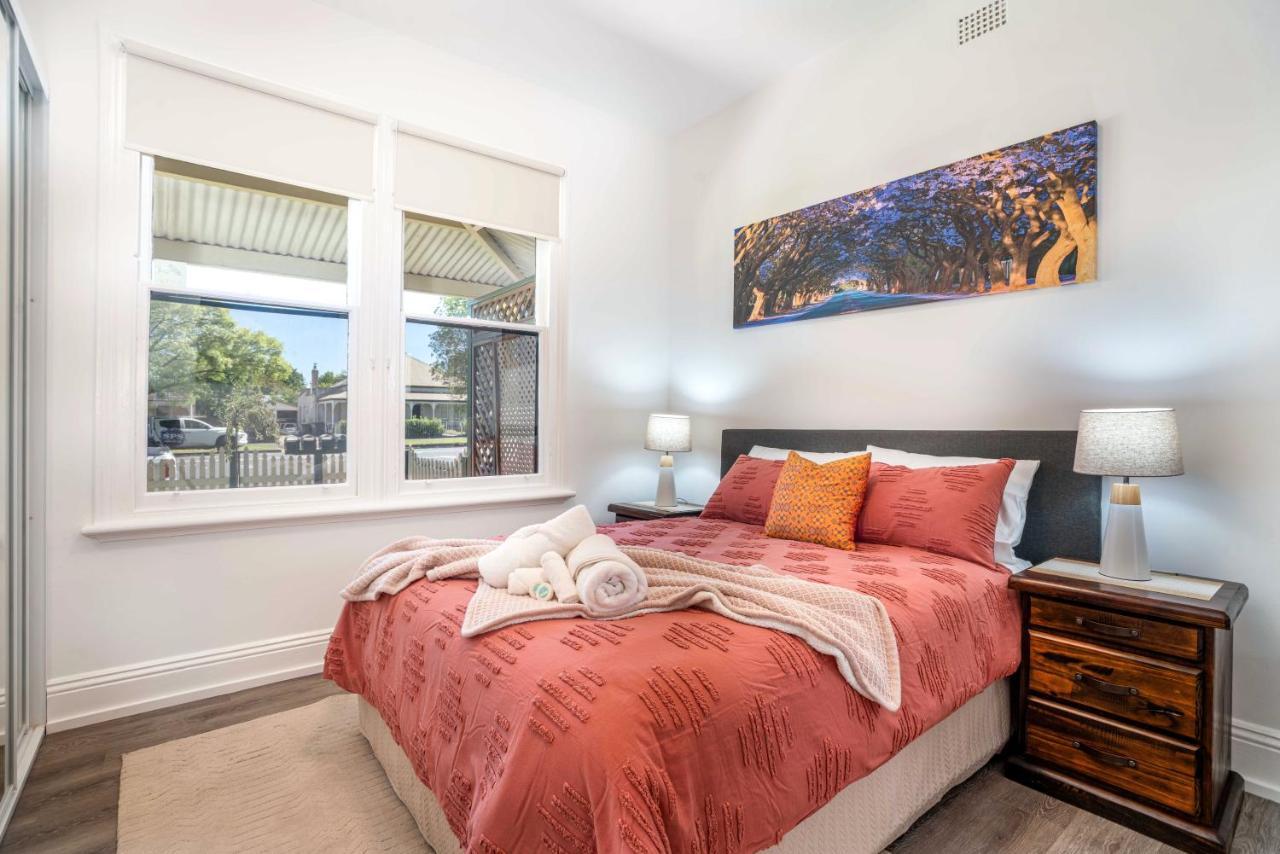 One Bedroom Apartment on Summer No.2 Near CBD — 4-Star Luxury Hotel in Orange, Australia