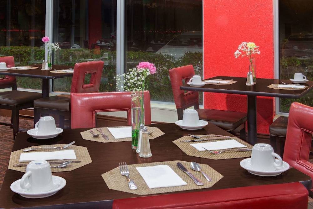 Ramada by Wyndham Hialeah Miami Airport North - photo 15