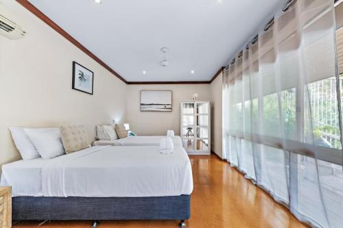 Idyllic Whitsunday Holiday Home with amazing views — 4-Star Luxury Hotel in Airlie Beach, Australia