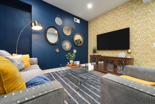 HostWise Stays Pet Friendly King Bed 2BR 2BA Home — 4-Star Luxury Hotel in Pittsburgh, United States