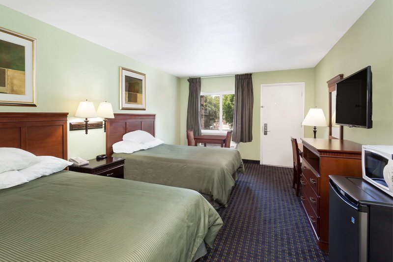 Travelodge by Wyndham Orange County Airport Costa Mesa - photo 60