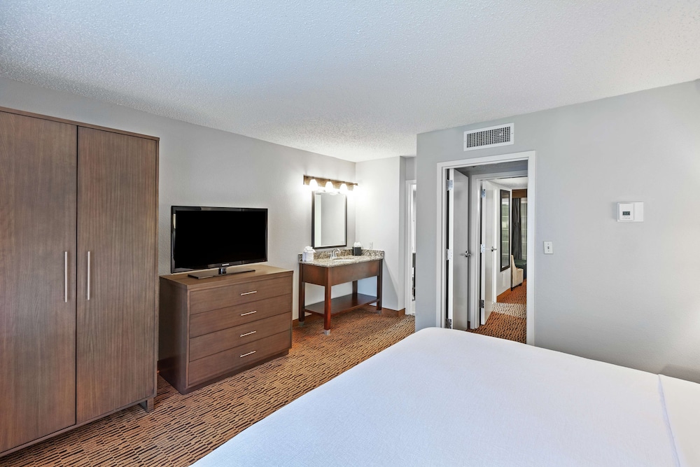 Embassy Suites by Hilton Dallas Market Center - photo 11
