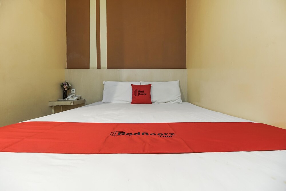 RedDoorz @ Jalan Hertasning in Makassar, Indonesia