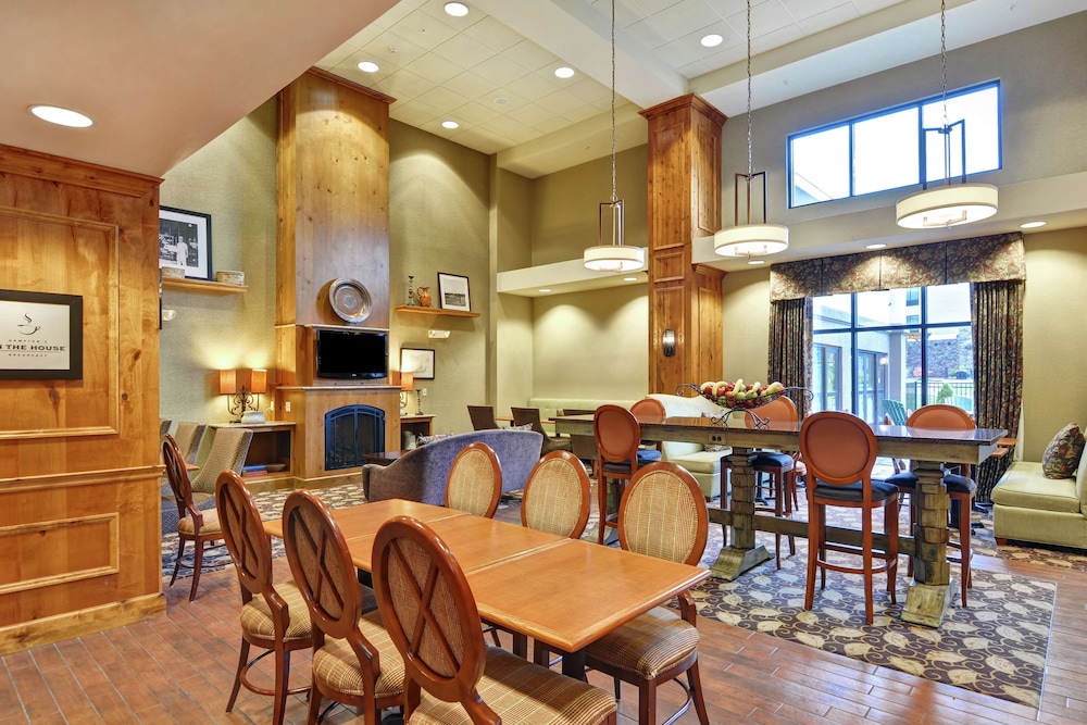 Hampton Inn and Suites New Hartford Utica - photo 2