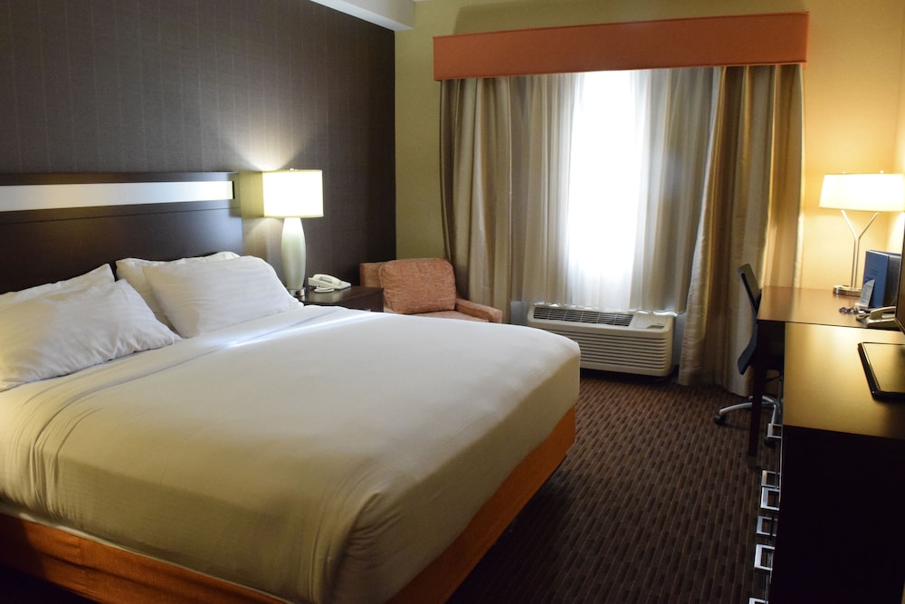 Holiday Inn Express Hotel & Suites Watertown Thousand Island by IHG - photo 6
