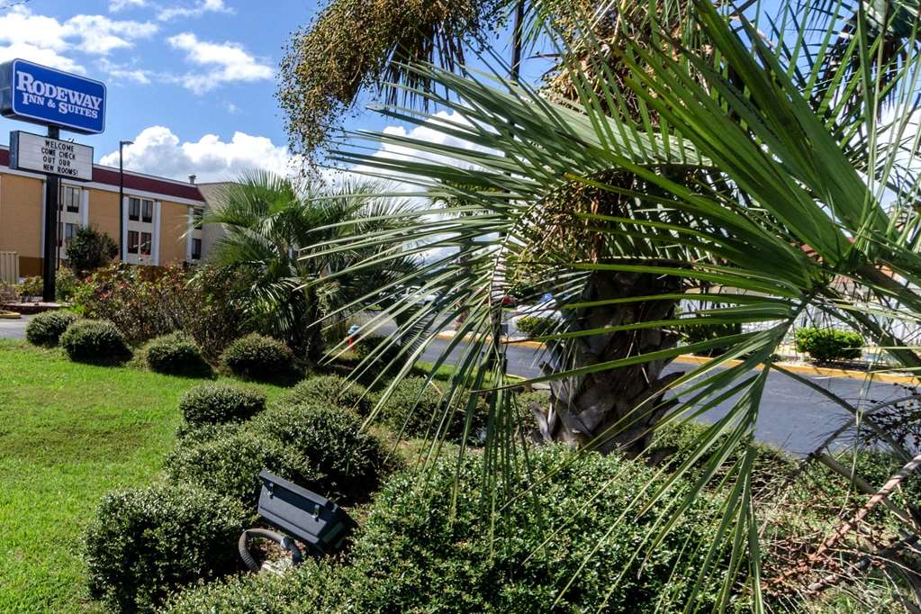 Rodeway Inn & Suites