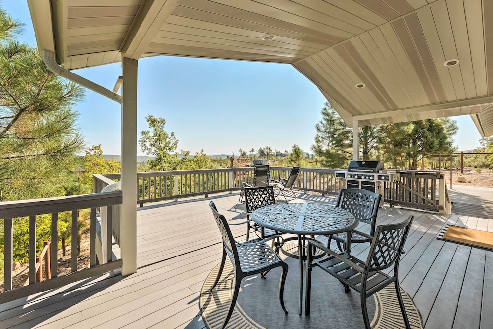 Fireplace Deck & Grill: Show Low Haven in Show Low, United States