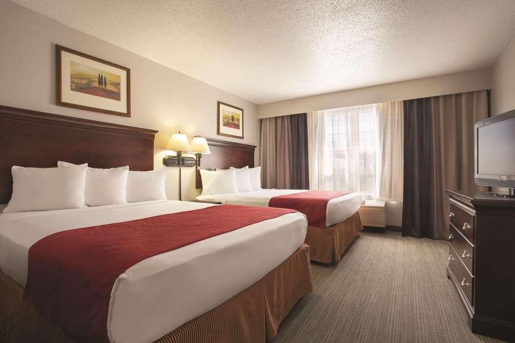 Country Inn & Suites by Radisson Moline Airport - photo 10